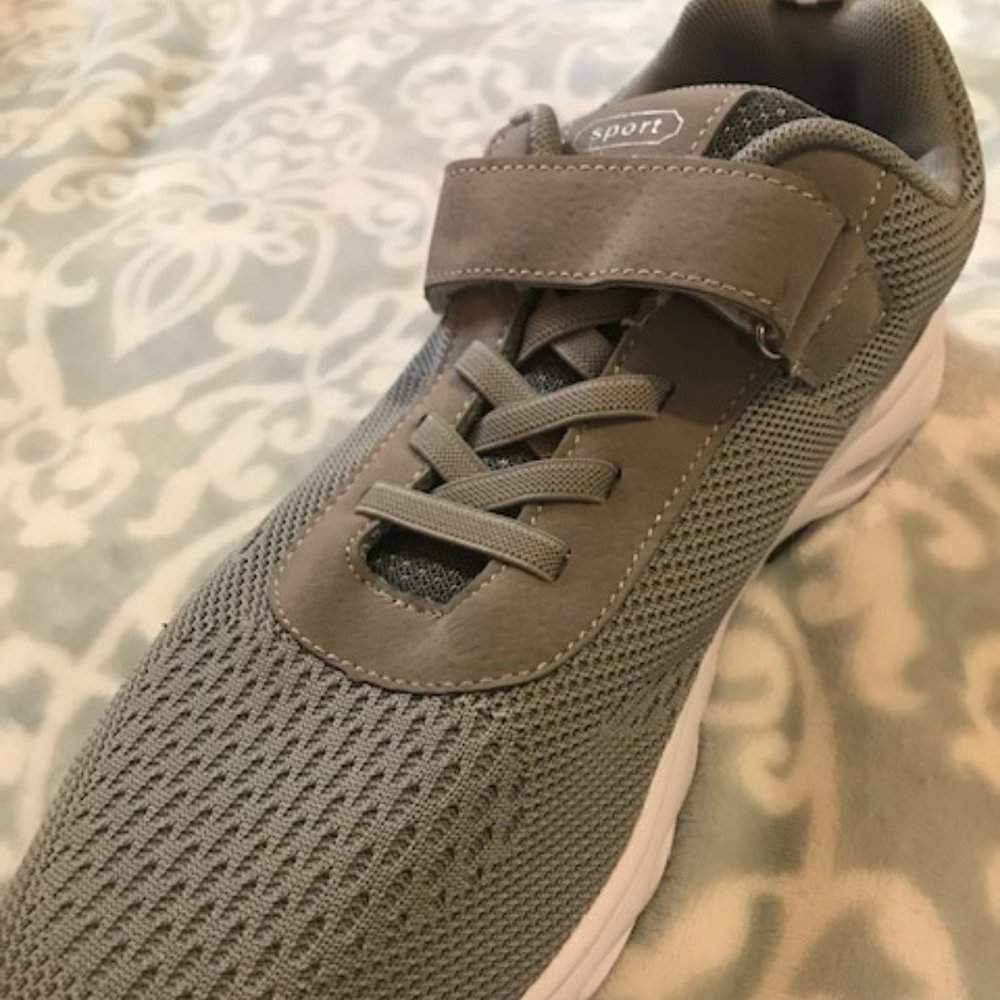 New Men’s Sneakers - Picture 3 of 8